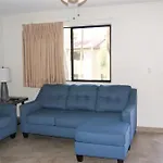 211 Fully Furnished 1Br Suite-Outdoor Pool