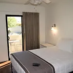 107 Fully Furnished 1Br Suite-Prime Location