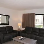 111 Fully Furnished 1Br Suite-Prime Location