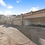 Scottsdale Townhome With Pool, Walk To Old Town