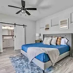 Luxurious Old Town Remodel Home W Heated Pool