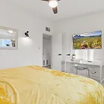 Desert Dream - Old Town Mid-Century Modern - Heated Pool