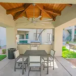 Walkout Patio-Views -Walk To Upscale Shops &Dining - 170