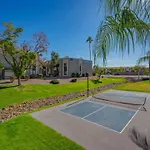 Spacious 2Bd - Parking, Gym, Pool - Sleep 8 - 5Min Casino