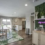 Old Town Scottsdale Home - Pool, Golf, And Fire Pit