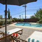 Old Town Scottsdale Home - Pool, Golf, And Fire Pit