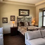 Private Pool & Hot Tub, Retreat - Large Luxury Smart Home