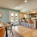 Scott Casa - Walkable To Old Town Scottsdale, Vibrant Space, Inviting Patio!