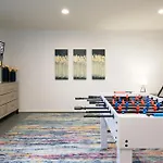 Old Town Saguaro - Private Pool, Fire Pit & Games