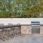 Luxurious 4Br Ranch Retreat With Heated Pool And Bbq