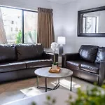 108 Fully Furnished 1Br Suite-Prime Location