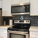 Modern 2Br Escape With Pool & Free Parking