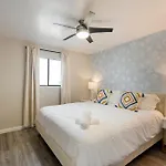 Modern 2Br Escape With Pool & Free Parking