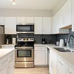 Scottsdale 2Br Haven With Pool & Free Parking