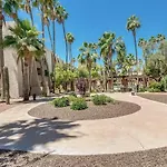 Modern Condo - Get To Old Town In Minutes!