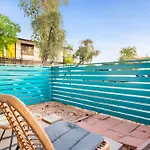 Modern 1B1B Retreat With Free Parking