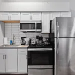 Cozy And Stylish 1B1B Studio In Old Town