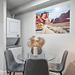 Modern 1-Bedroom Escape With Free Parking