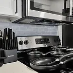 Luxurious 1B1B Stay With Free Parking