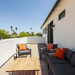 Desert Sky Luxury Pool & Spa Walk To Old Town!
