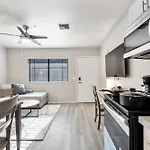 Cozy & Stylish 1B1B Oasis In Old Town