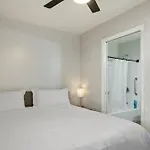 Cozy And Elegant 1B1B Oasis In Old Town