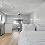 Chic And Cozy 1B1B Studio Oasis In Old Town