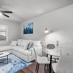 Trendy 1B1B Studio Getaway In Old Town
