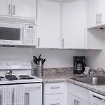 215 Fully Furnished 1Br Suite-Outdoor Pool