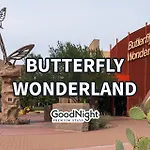 Games Galore - Old Town Scottsdale - Pool & Golf