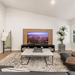 Luxury Living Private Pool Bbq & Prime Location