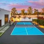 Entertainers Retreat Pickleball Bocce Pool Spa Putt Grn