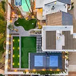 Entertainers Retreat Pickleball Bocce Pool Spa Putt Grn