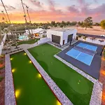 Entertainers Retreat Pickleball Bocce Pool Spa Putt Grn