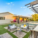 Luxury Retreat, Heated Pool, Mini Golf And Old Town