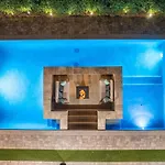 Luxury Retreat, Heated Pool, Mini Golf And Old Town