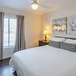Spacious Scottsdale Villa With Pool, Golf, Game Room, And Two Master Suites