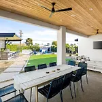 Luxe Villa, Private Pool Putting Green And Bbq