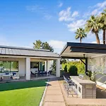 Luxe Villa, Private Pool Putting Green And Bbq
