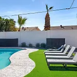 Plaza Paradise