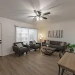 Central Old Town 2 Bedroom Apt, Gated Patio & Amenities