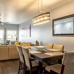 Saguaro Sunrise -Luxe Condo With Balcony & Pool