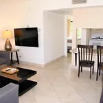 214 Fully Furnished 1Br Suite-Outdoor Pool