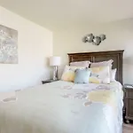 2 Bed 2 Bath Vacation Home In Scottsdale