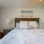 2 Bed 2 Bath Vacation Home In Scottsdale