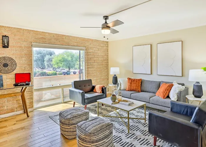 Stunning Old Town Condo Pool And Sunset Views!