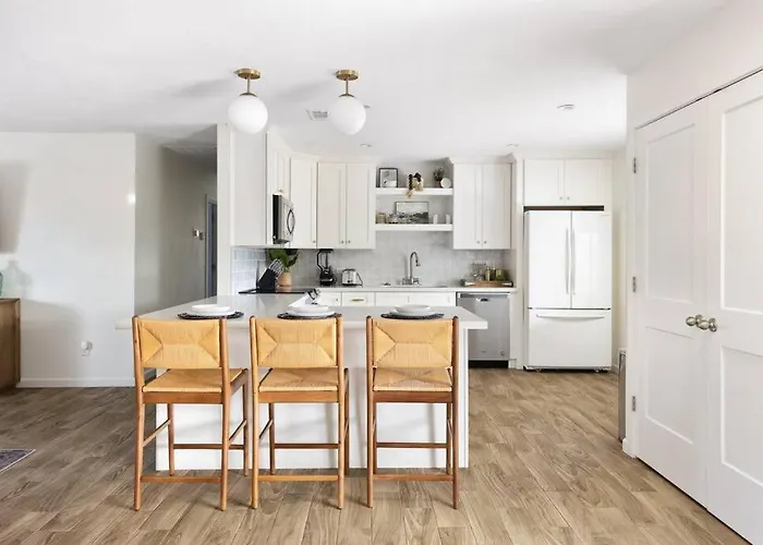 South Scottsdale Bungalow - 30 Day Minimum Stay