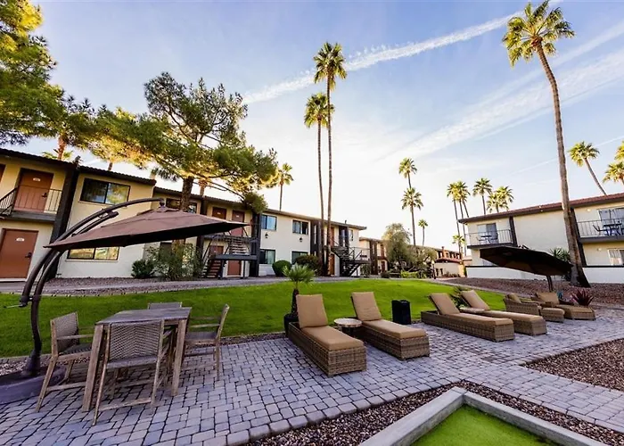 115 Fully Furnished 1Br Suite-Prime Location