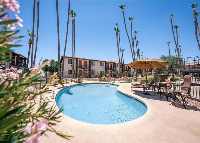 215 Fully Furnished 1Br Suite-Outdoor Pool