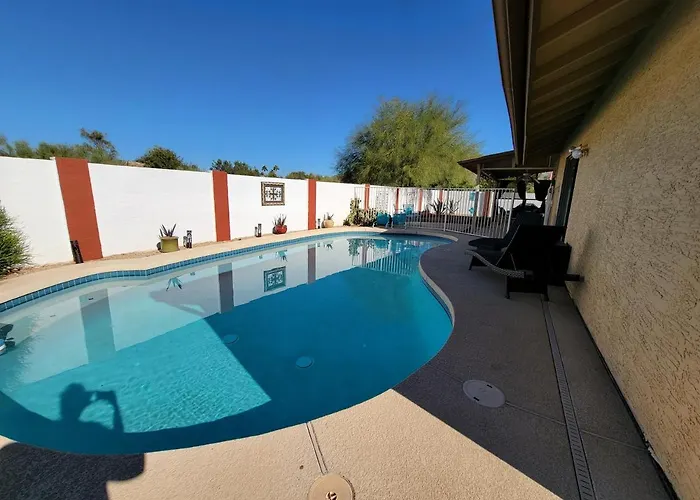 Unique Arizona Style 4-Bed Retreat W/ Private Pool